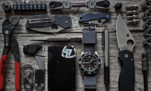 11 Must-Haves In A Man's EDC Kit